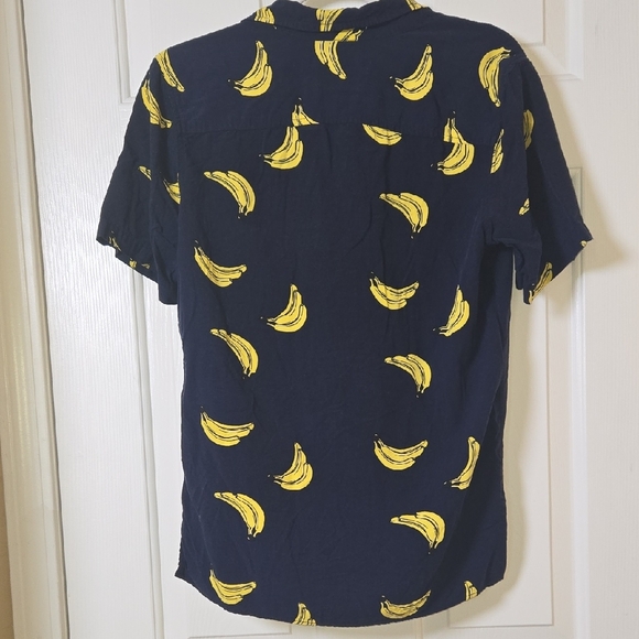 Goodfellow & Co Navy BANANAS!! Casual Shirt SzS %100 RAYON SOFT BRIGHT MEMORABLE - Picture 9 of 11